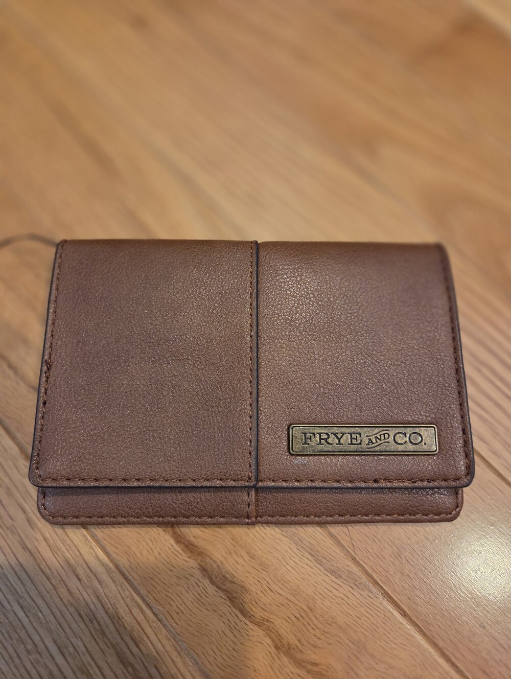FRYE AND CO. Brown Compact Wallet with Logo Plaque